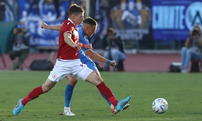Вечното дерби: Левски победи с 2:0 ЦСКА  