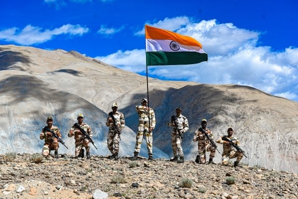 Китай си присвои индийска земя в Хималаите