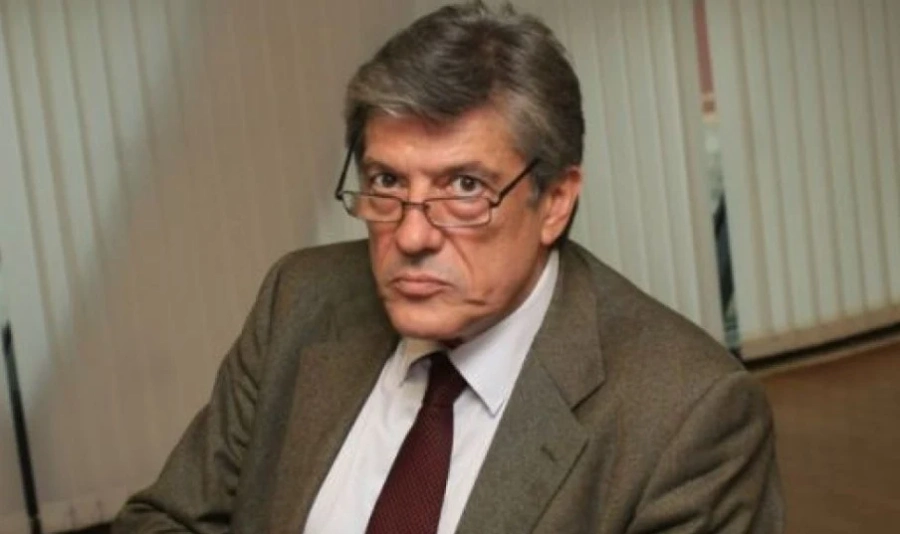Почина политологът Антоний Гълъбов