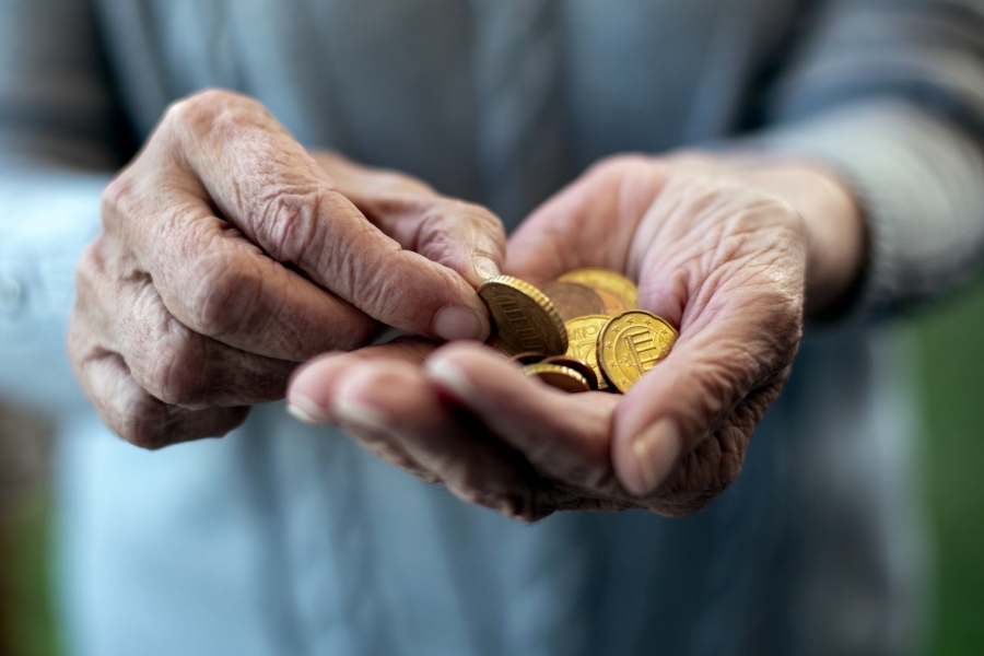Около 300 000 пенсионери ще останат под прага на бедност