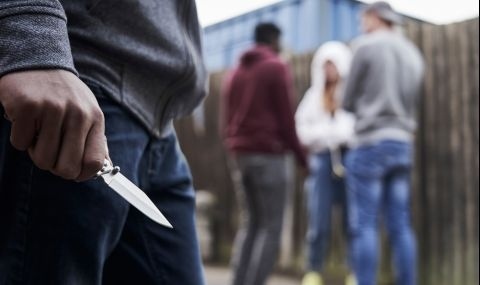 16-годишен е бил наръган в центъра на София