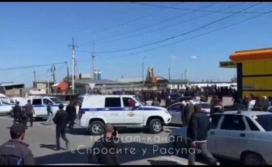 Бунтове в Русия: Полицията в Дагестан откри огън на протест срещу мобилизацията в Ендирия, сблъсъци в Махачкала 