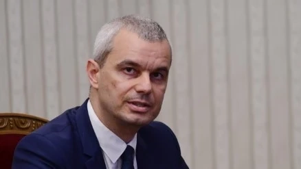 Костадинов ръси лъжи в ефир и повтаря тезите на Кремъл за войната в Украйна