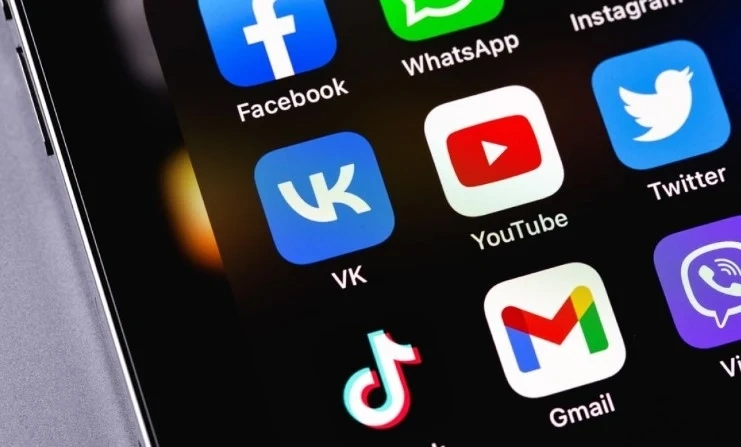 Apple премахна руската социална мрежа VKontakte от App Store