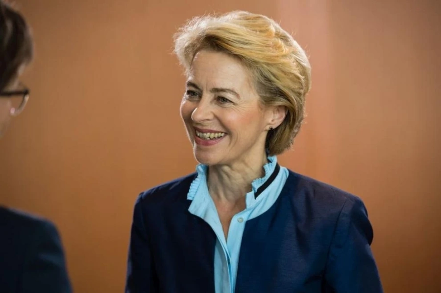 Урсула фон дер Лайен пристигна у нас за въвеждането в експлоатация на интерконектора