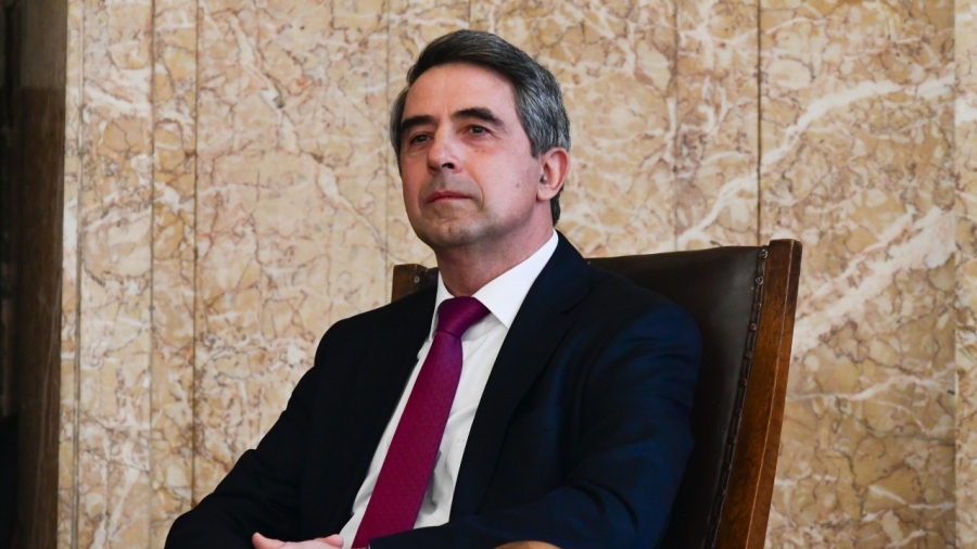 Плевнелиев: Контактната група ще преговаря открито в сградата на Народното събрание