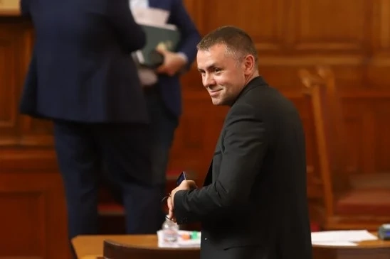 Хазарта към Борисов: Извинявай, че пак имам повече преференции от теб