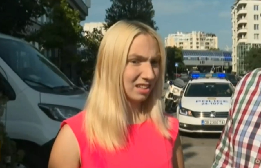 Заплашиха с убийство Емили с тротинетката