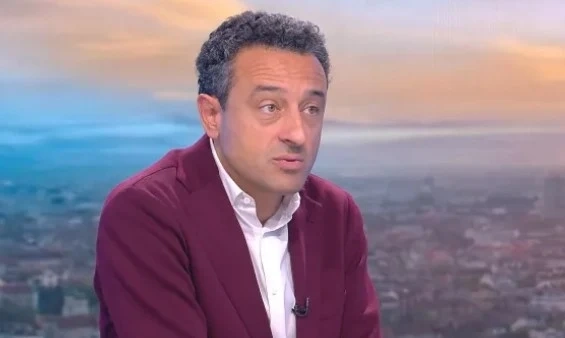 Даниел Лорер: Румен Радев превръща България в политически остров
