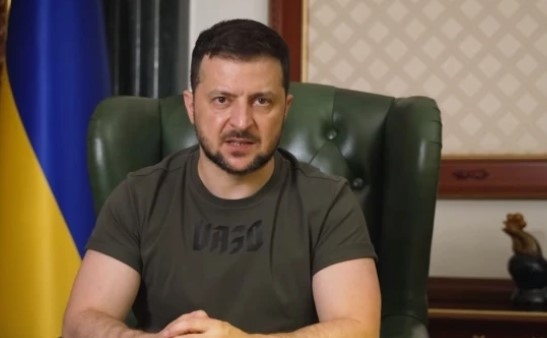 Зеленски за ударите: Опитват се да ни заличат от лицето на Земята