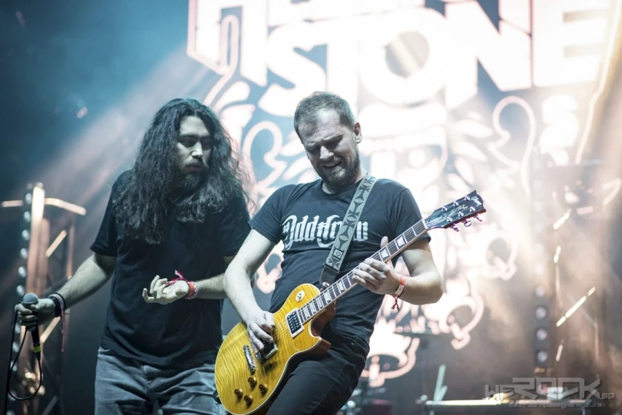 Българската банда Helion Stone ще подгрява на Godsmack в София