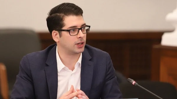 Пеканов допусна забавяне на влизането в еврозоната