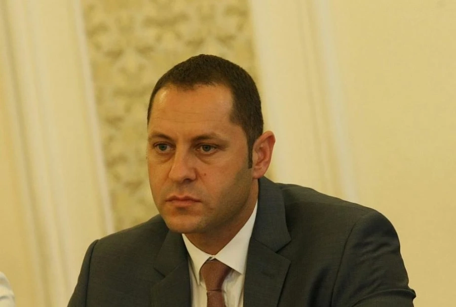 Бившият зам.-министър на ГЕРБ Александър Манолев нае адвокат в САЩ