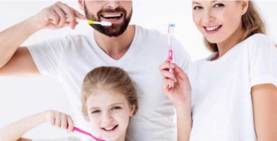 Дентални специалисти: Над 2/3 от българите не мият зъбите си