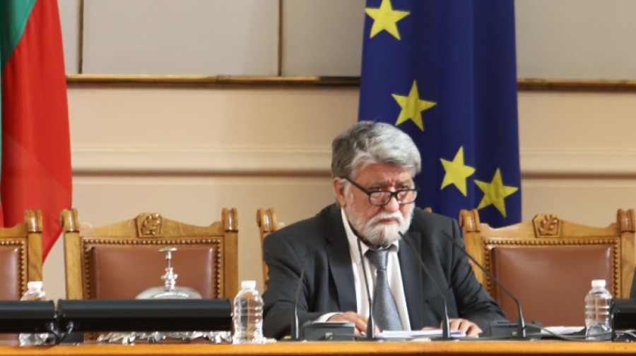 Четири партии зад новата номинация на Вежди Рашидов за председател на парламента