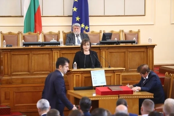 ГЕРБ, ДПС, БСП и БВ избраха Рашидов начело на НС