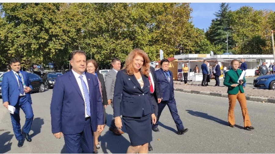 Илияна Йотова в Албена: Трябва да започне същинската работа на НС