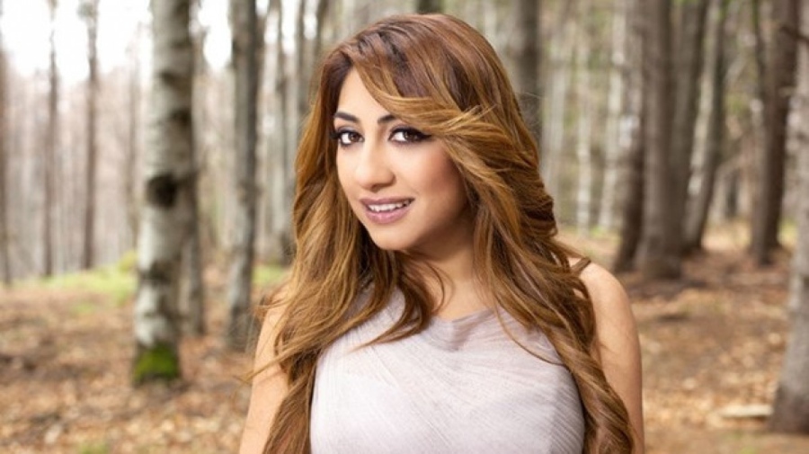 Поп-фолк певицата Роксана се развежда