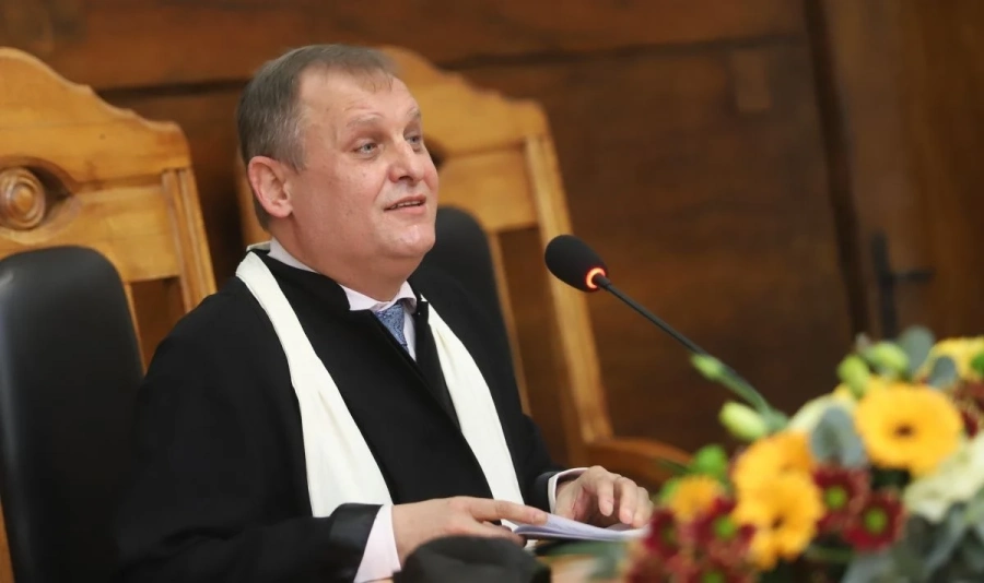 Шефът на ВАС си е купил вила с минерален басейн за 10 000 лв.