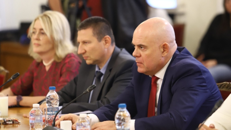 Гешев: Всички работещи форми за контрол на главния прокурор минават през конституционни промени
