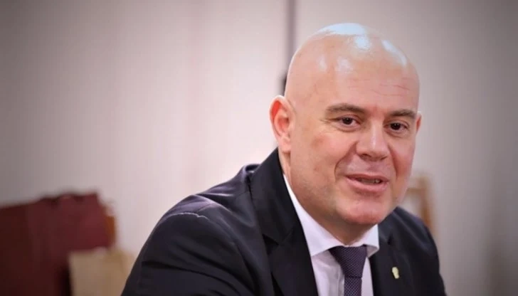 Гешев: Исканията за оставката ми са от наследниците на номенклатурата и репресивния режим