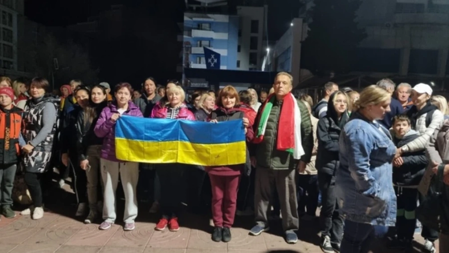 Хотелиери и украинци протестираха в Слънчев бряг заради местенето в държавни и общински бази