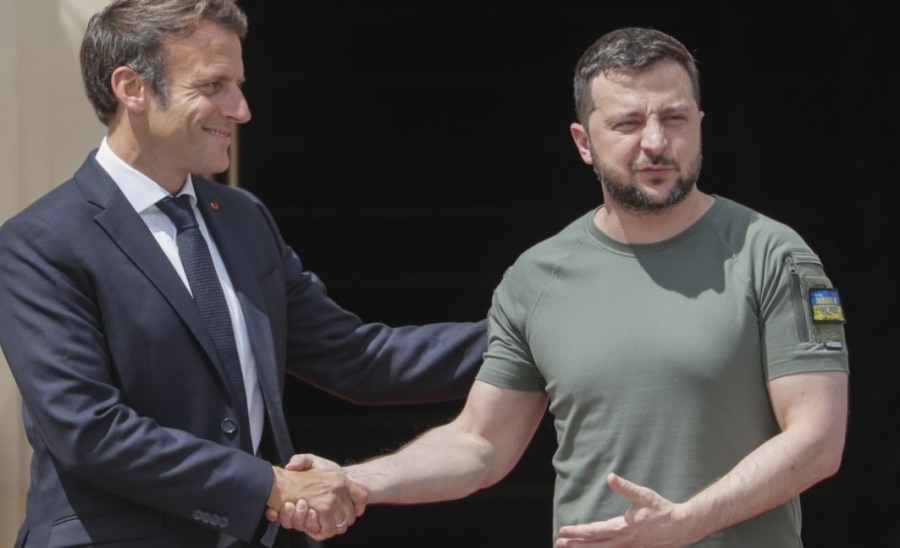 Макрон и Зеленски обсъдиха отбранителните нужди на Украйна и възстановяването на енергийни съоръжения