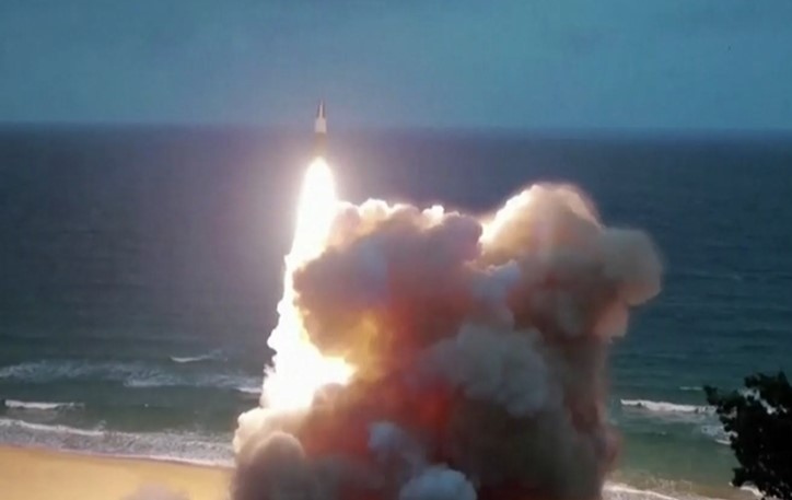 Напрежение на корейския полуостров За първи път балистична ракета на