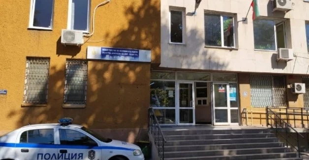Преследване и стрелба в Силистра: Шофьор нападна полицейски служител с нож