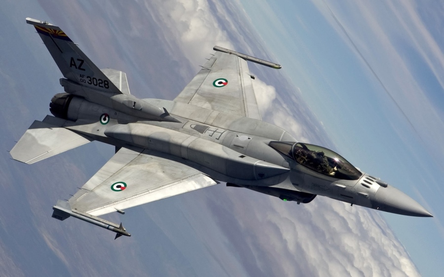 На първо четене: Купуваме още 8 самолета F-16