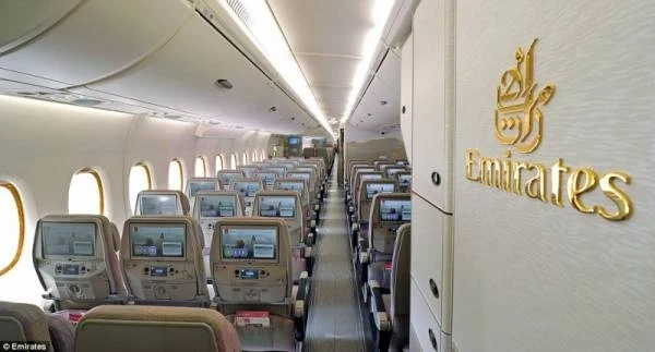 Емирейтс отчитат рекордна печалба за първата половина на финансовата година