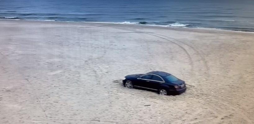 Българин затъна с колата си на най-красивия плаж в Полша, глобиха го 1000 евро 