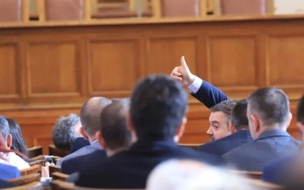 Заплатите на политиците скачат