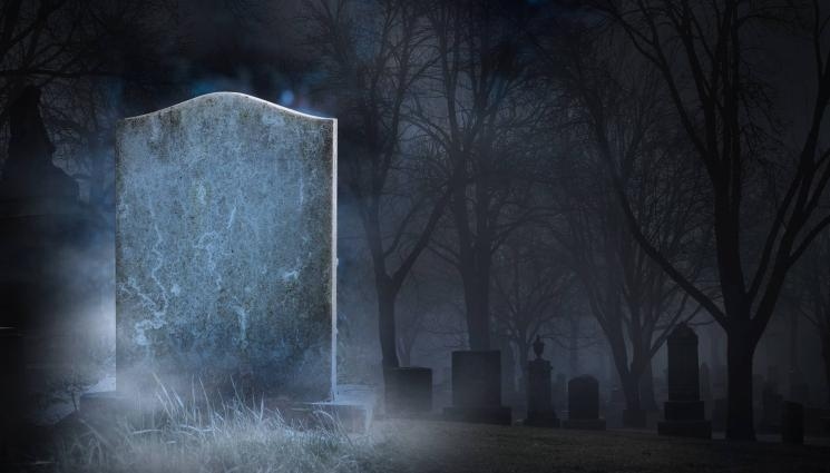 Психар вилнее в гробища, броди гол нощем