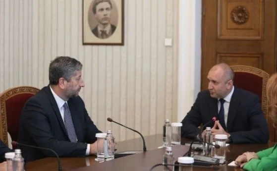 Румен Радев: Третият мандат - след Нова година, избори през март