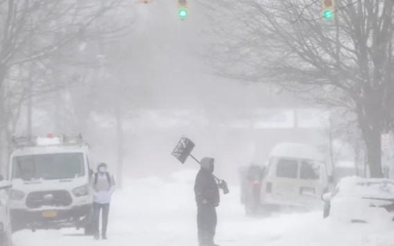 Байдън обяви извънредно положение в щата Ню Йорк заради снега