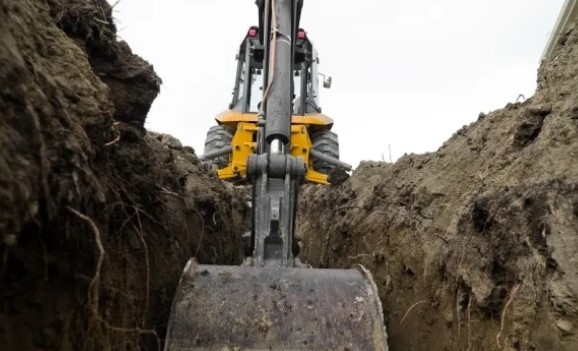 Четирима работници са затрупани при изкопни работи в Перник