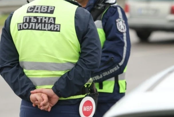 КАТ не е връчил половината от издадените електронни фишове