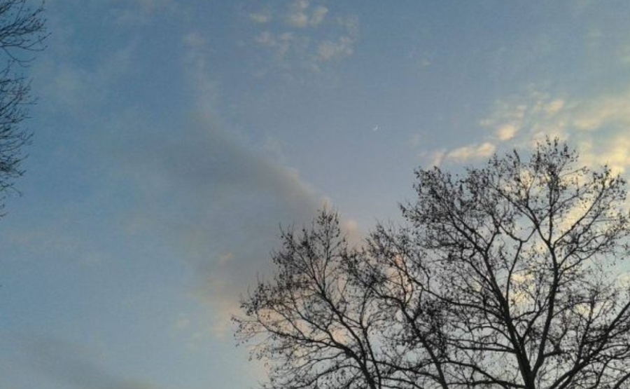 Днес облачно на места с превалявания от дъжд. Максималните температури ще са между 5° и 10°