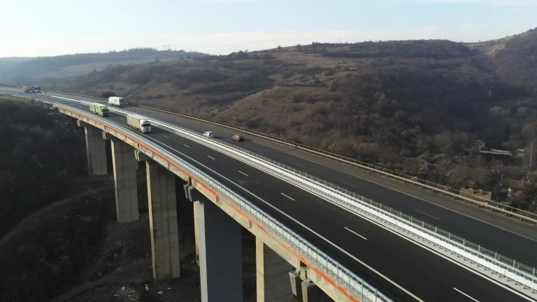 Ограничават движението по АМ Хемус