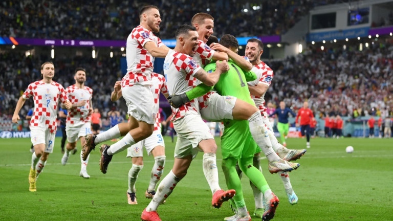 Хърватия надви драматично Япония след дузпи и се класира за четвъртфиналната фаза