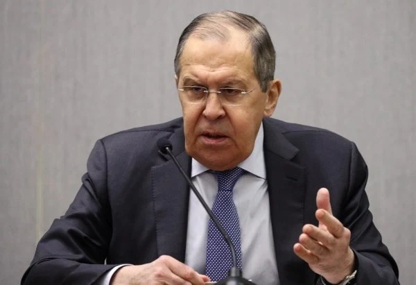 Лавров се оплака, че тоалетните на Запад не били човешки