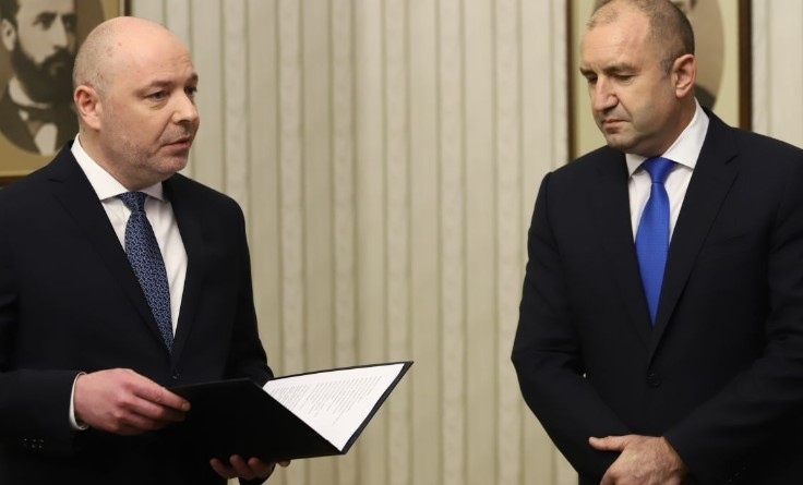 Радев издаде указ с предложение депутатите да гласуват проектокабинета Габровски