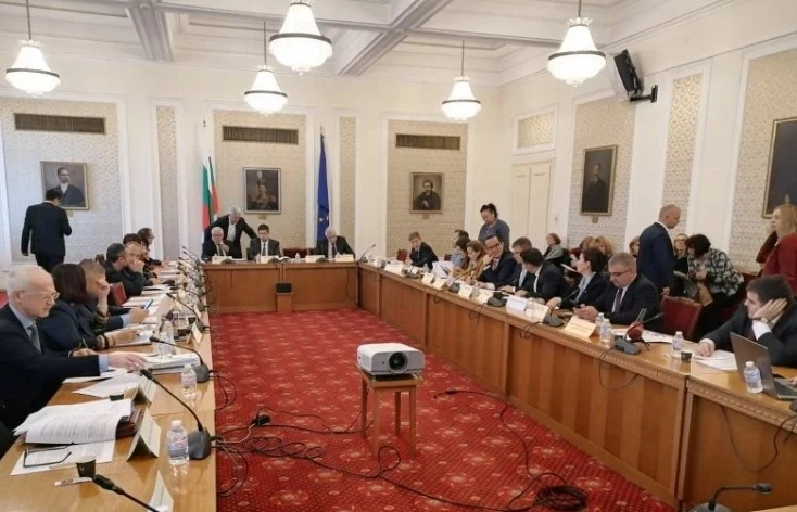 Финансовата комисия отложи гласуването на бюджета