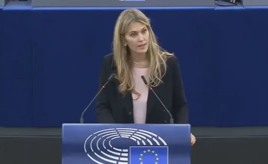 Европейският парламент (ЕП) прекрати мандата на зам.-председателя Ева Каили от