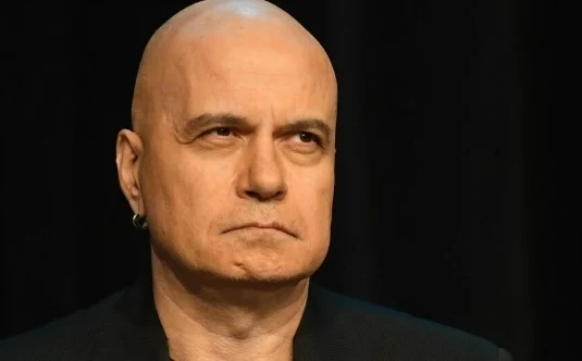 Трифонов: Лоши актьори играят жалък театър, все едно правителството е само на една ръка разстояние