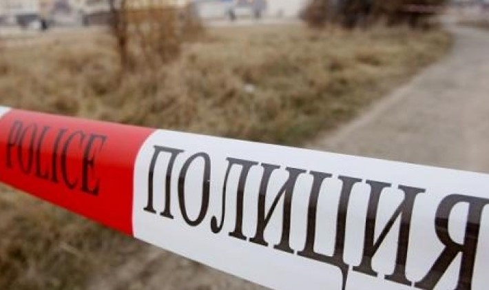 Бизнесмен преби съпругата си с ракета за тенис