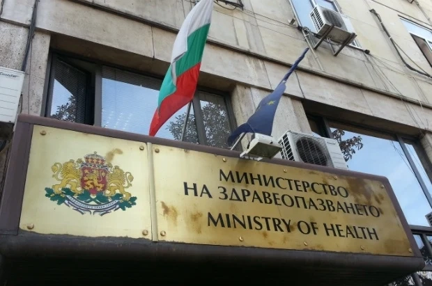 Здравното министерство увеличава с 4,6 млн. лв. заплатите на работещите в Спешна помощ и в РЗИ