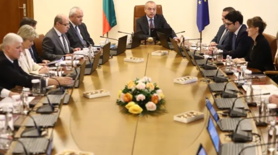 Служебният кабинет разпредели близо 1 млрд. лева