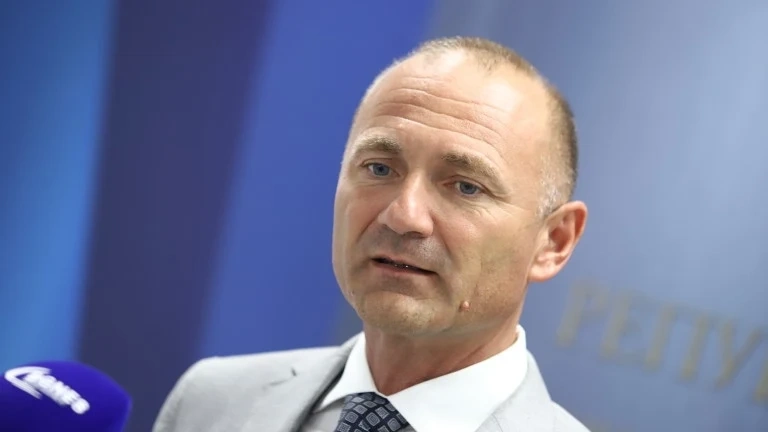 Министър Христов: Нямаме проблеми с количествата, борбата е с цената на газа